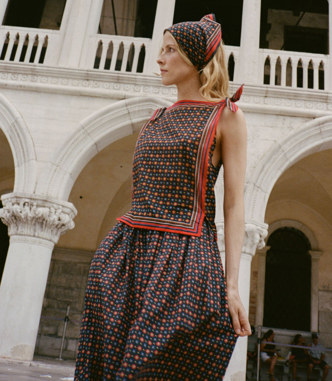 AMALIA TOP -- NOIR MONTMARTRE FOULARD